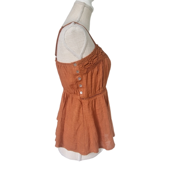 Eyeshadow Crochet Trim Cami Top Size Medium - Picture 5 of 6